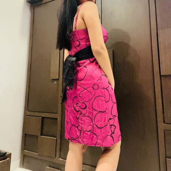 Pink and black thick satin dress - Picture 4 of 5